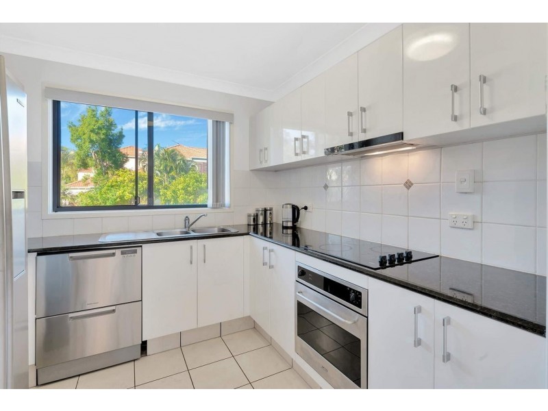 9/18 Geraldton Drive, Varsity Lakes QLD 4227