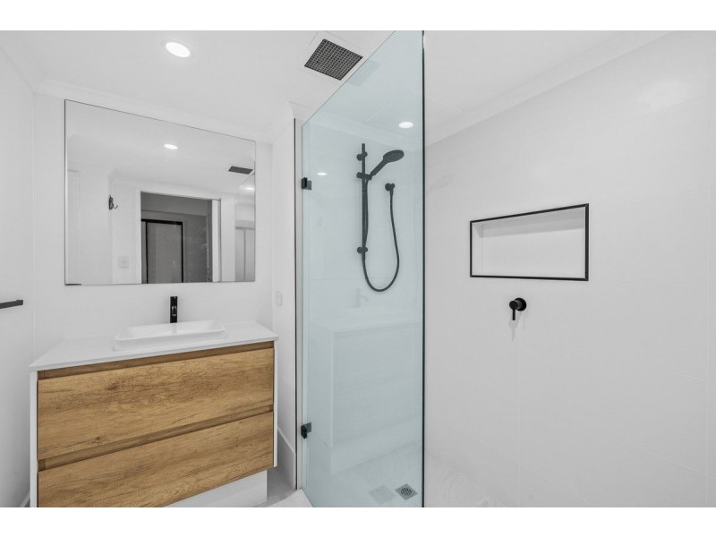 6/14 Jefferson Lane, Palm Beach QLD 4221