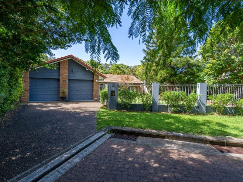 23 Cranbourne Court, Robina QLD 4226
