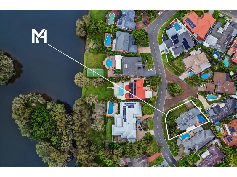 5 Pinnacle Court, Robina QLD 4226