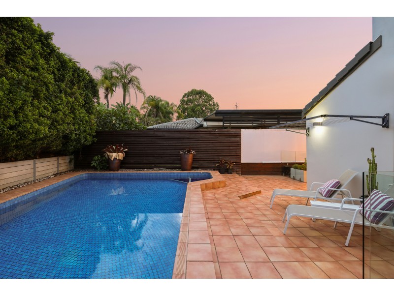 5 Pinnacle Court, Robina QLD 4226