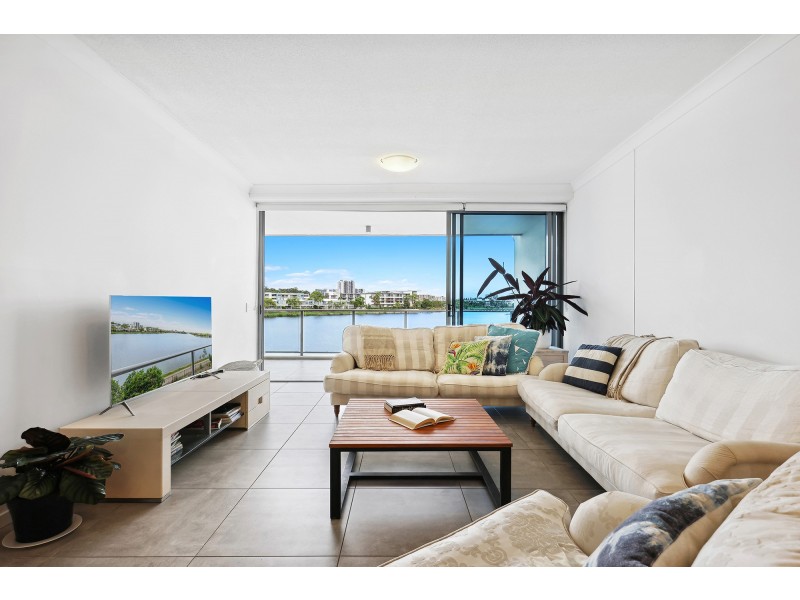 1109/397 Christine Avenue, Varsity Lakes QLD 4227