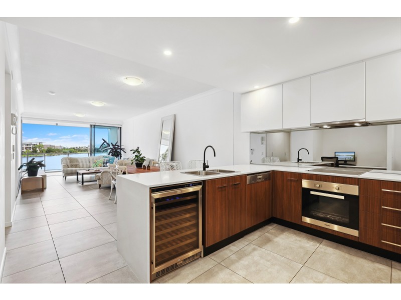 1109/397 Christine Avenue, Varsity Lakes QLD 4227