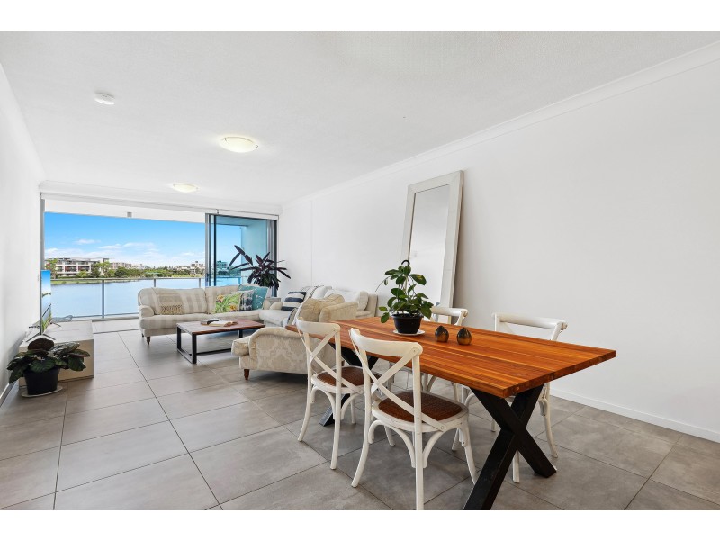 1109/397 Christine Avenue, Varsity Lakes QLD 4227