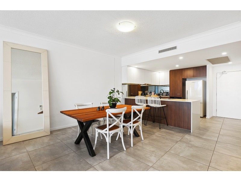 1109/397 Christine Avenue, Varsity Lakes QLD 4227