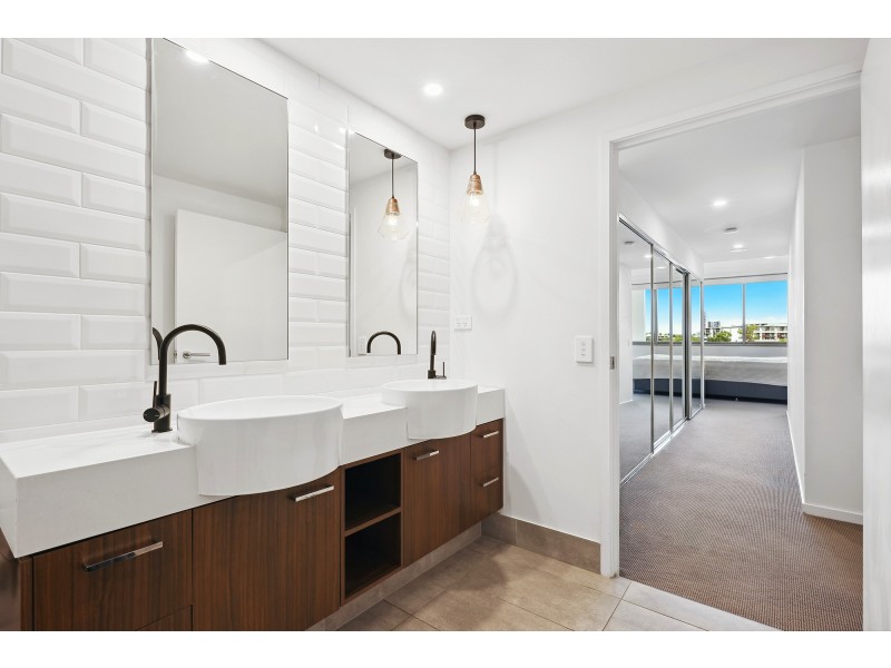 1109/397 Christine Avenue, Varsity Lakes QLD 4227