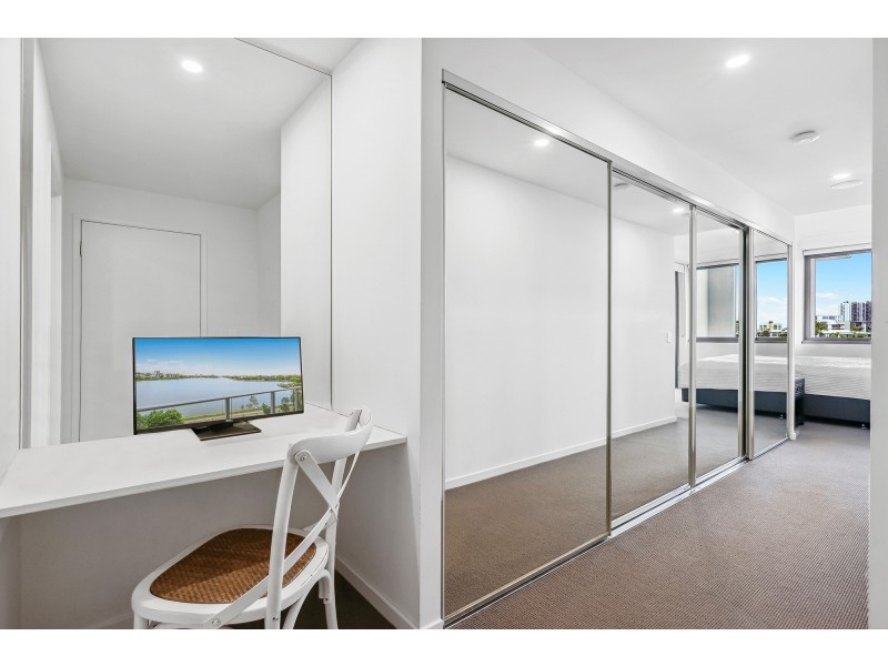 1109/397 Christine Avenue, Varsity Lakes QLD 4227