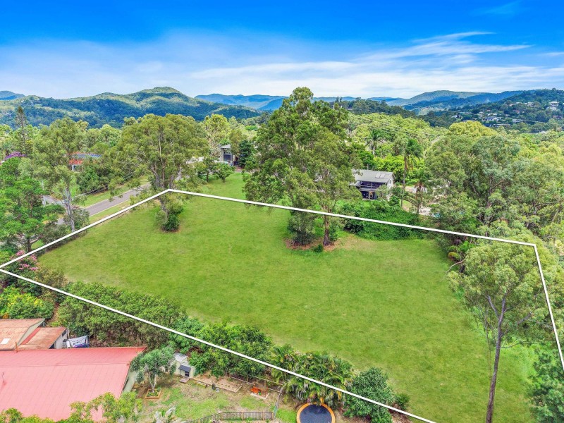 3 Cromwell Court, Tallai QLD 4213