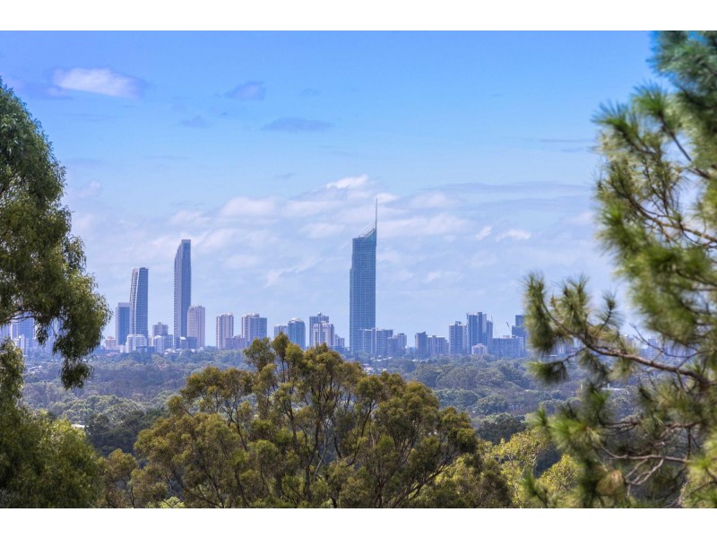 3 Cromwell Court, Tallai QLD 4213