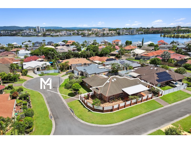 2/11 Swinburne Street, Varsity Lakes QLD 4227