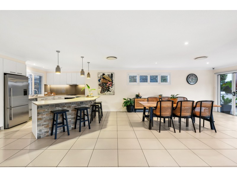 30 Yarraville Street, Robina QLD 4226