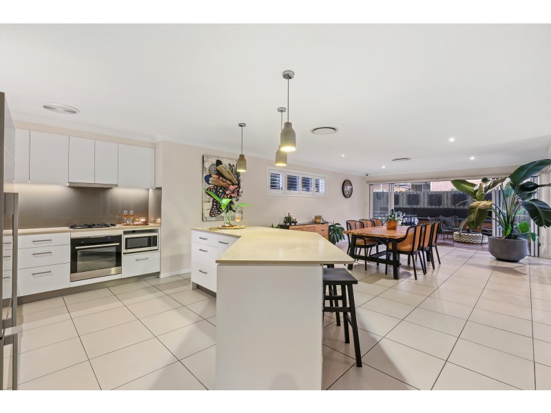 30 Yarraville Street, Robina QLD 4226