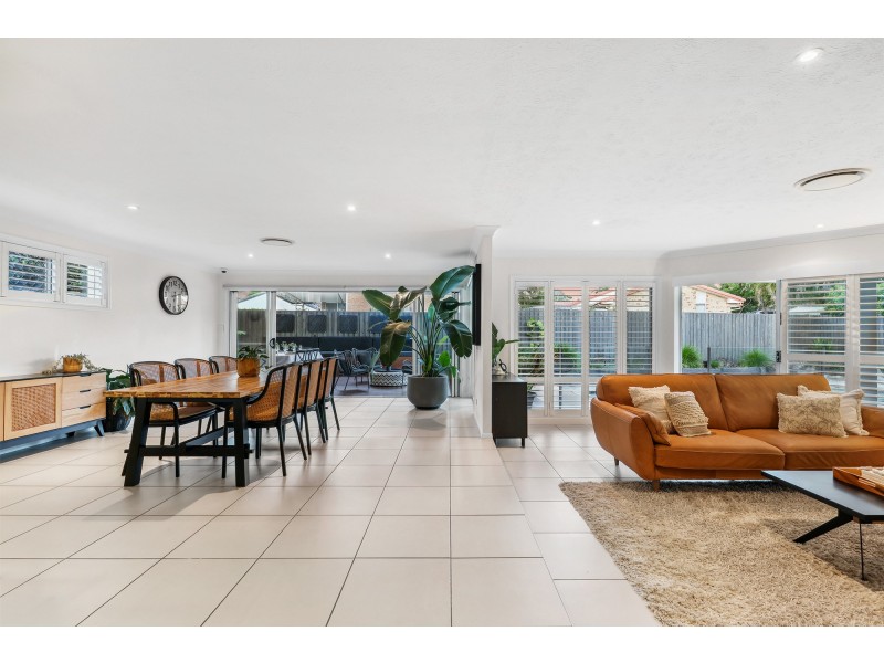 30 Yarraville Street, Robina QLD 4226
