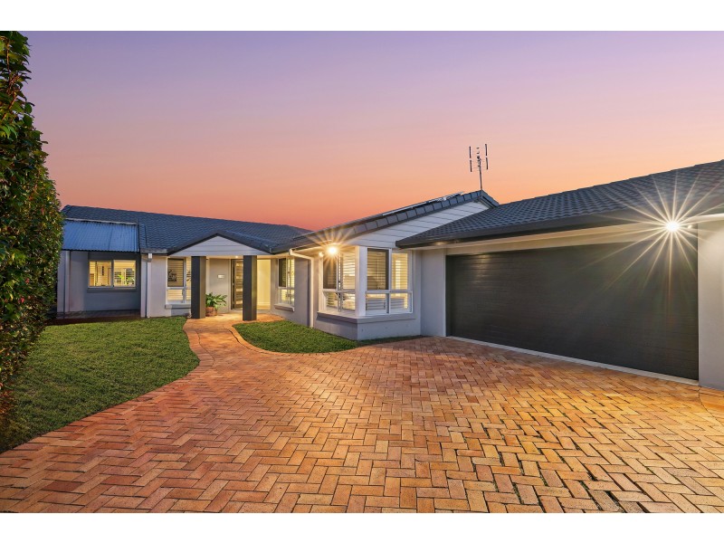 30 Yarraville Street, Robina QLD 4226