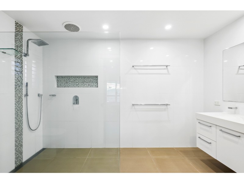 30 Yarraville Street, Robina QLD 4226