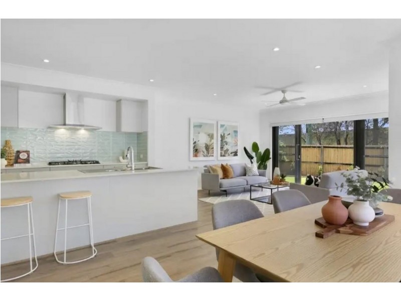 12a Buring Court, Highland Park QLD 4211