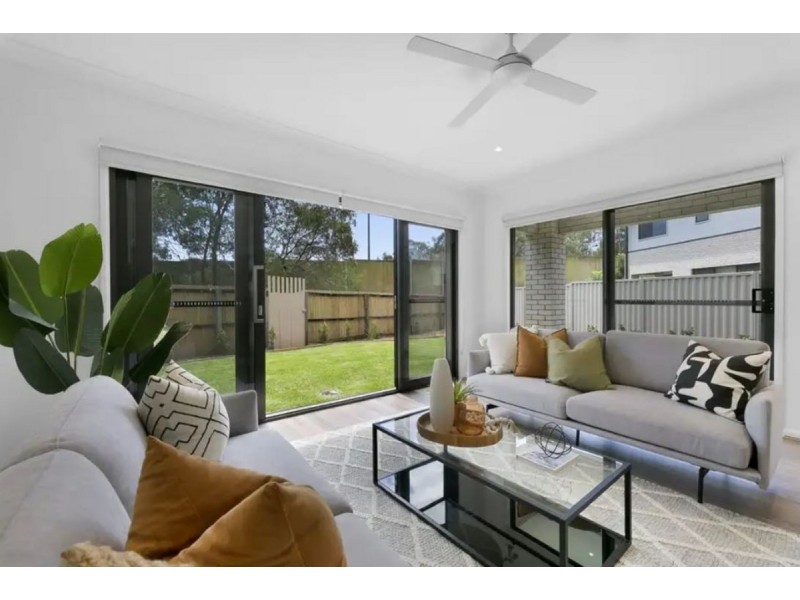 12a Buring Court, Highland Park QLD 4211