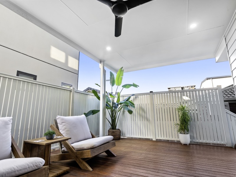 69 Philippine Parade, Palm Beach QLD 4221