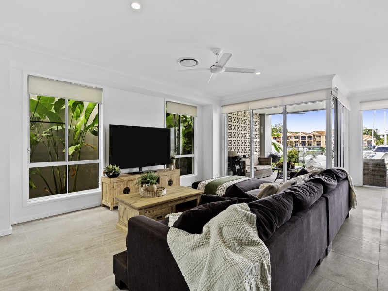 8944 The Point Circuit, Hope Island QLD 4212