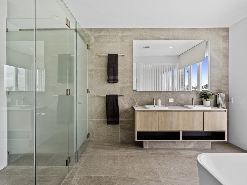 8944 The Point Circuit, Hope Island QLD 4212