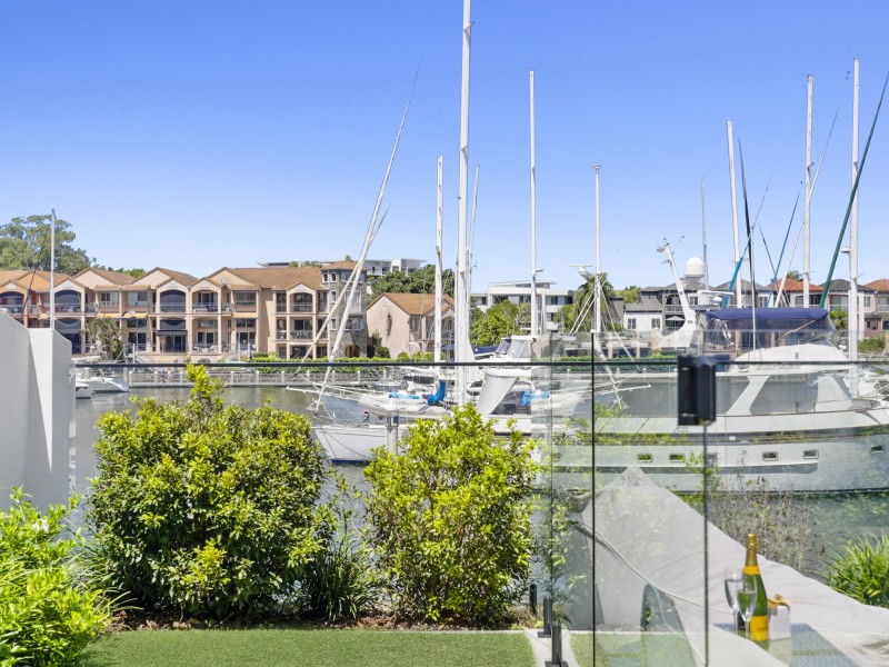 8944 The Point Circuit, Hope Island QLD 4212