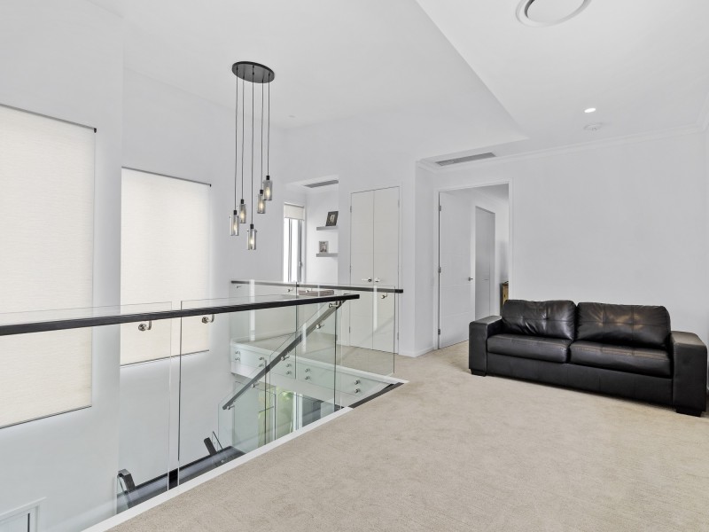 8944 The Point Circuit, Hope Island QLD 4212