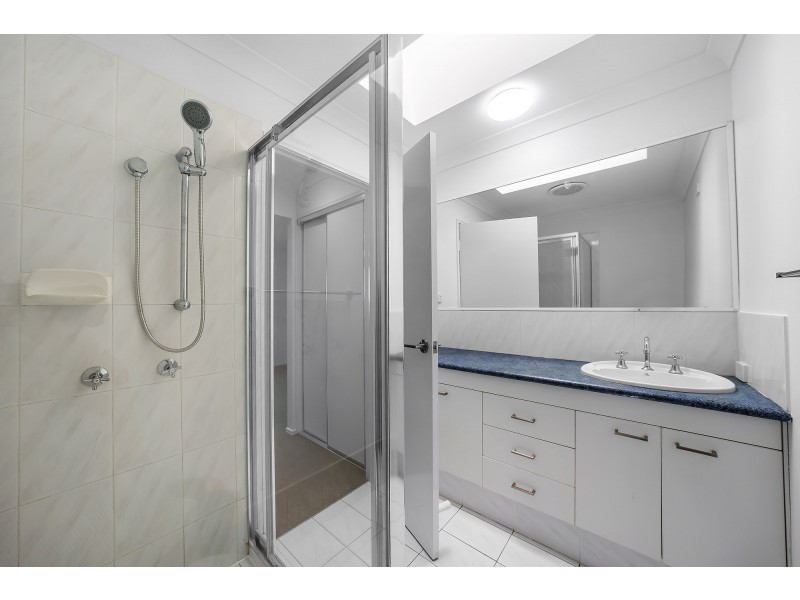 7/4 Lowood Court, Varsity Lakes QLD 4227