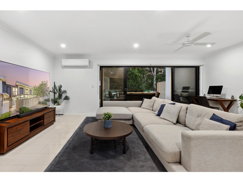 170 North Hill Drive, Robina QLD 4226