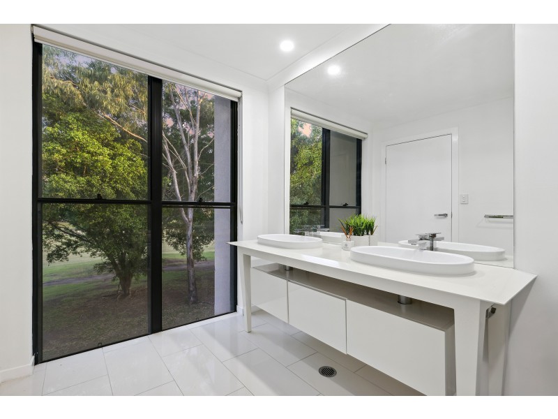 170 North Hill Drive, Robina QLD 4226