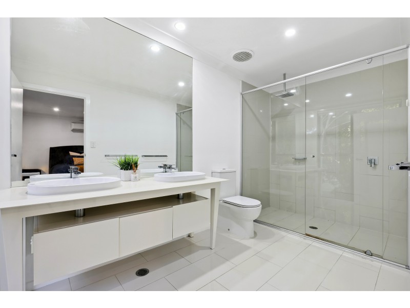 170 North Hill Drive, Robina QLD 4226