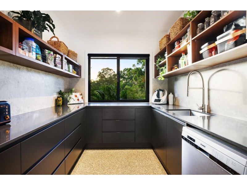 10 Baron Court, Tallai QLD 4213