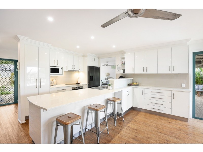 4 Beckington Terrace, Mudgeeraba QLD 4213