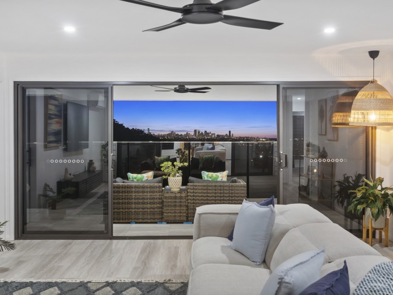 18 Bluebird Lane, Reedy Creek QLD 4227