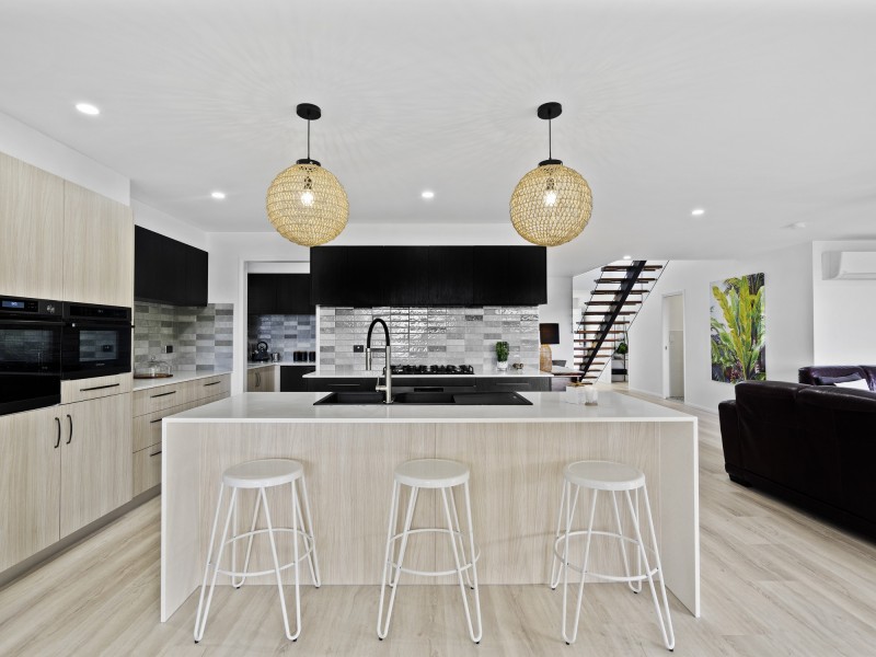 18 Bluebird Lane, Reedy Creek QLD 4227