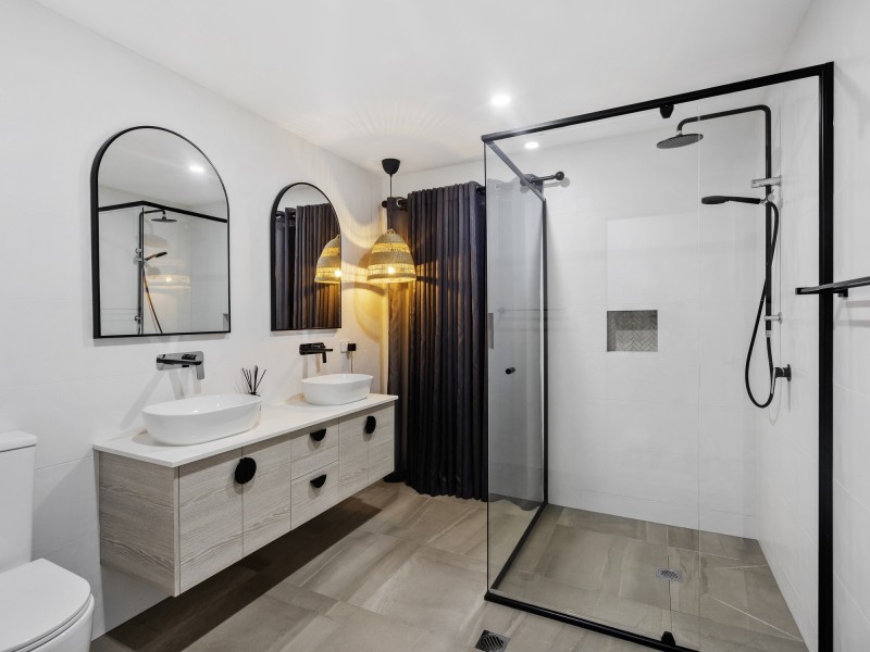 18 Bluebird Lane, Reedy Creek QLD 4227