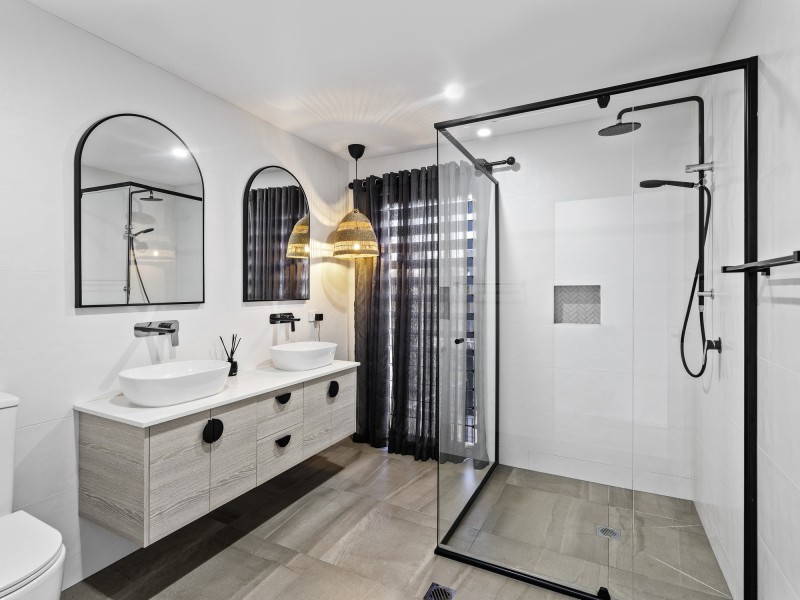 18 Bluebird Lane, Reedy Creek QLD 4227