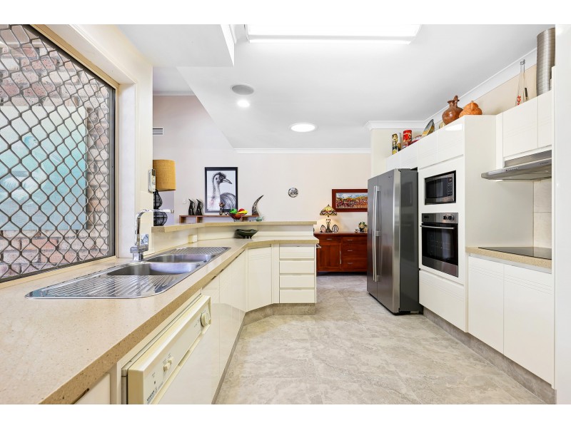 14 Kensington Street, Robina QLD 4226