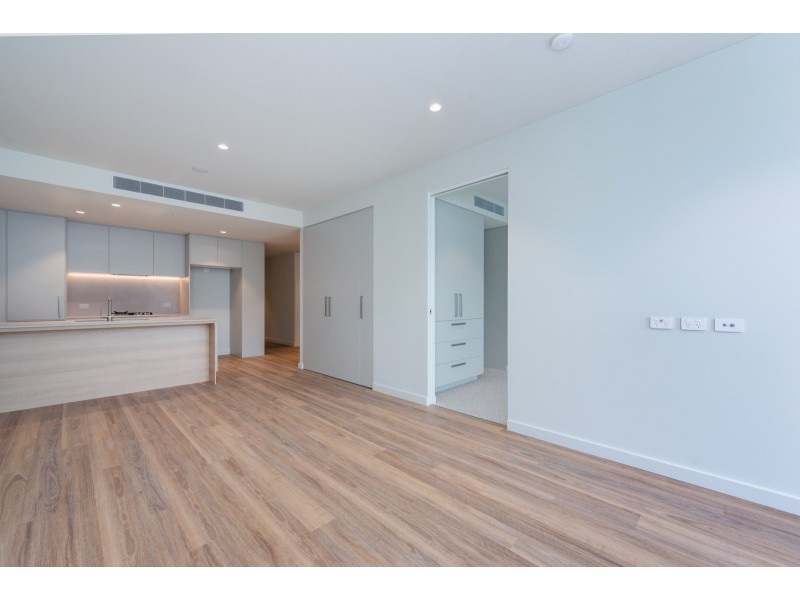 404/4 Miles Street, Coolangatta QLD 4225