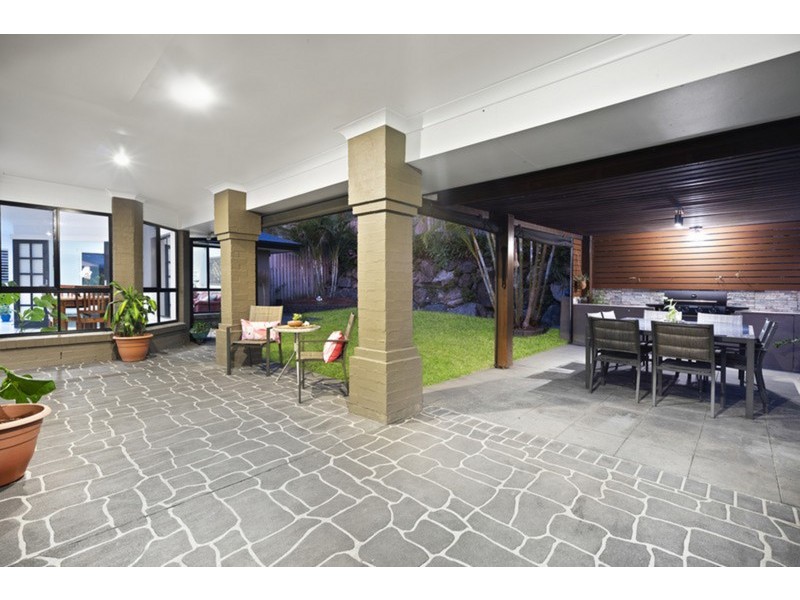 18 Huxley Court, Pacific Pines QLD 4211