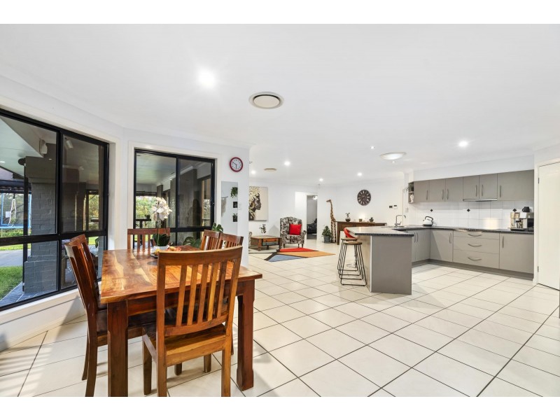 18 Huxley Court, Pacific Pines QLD 4211