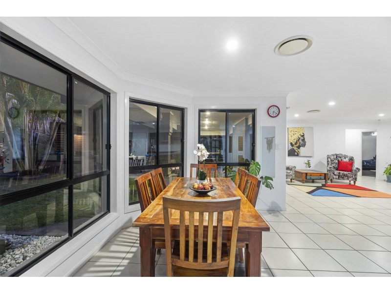 18 Huxley Court, Pacific Pines QLD 4211