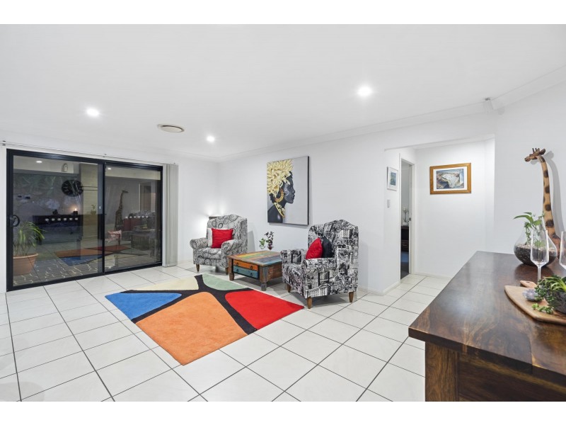 18 Huxley Court, Pacific Pines QLD 4211