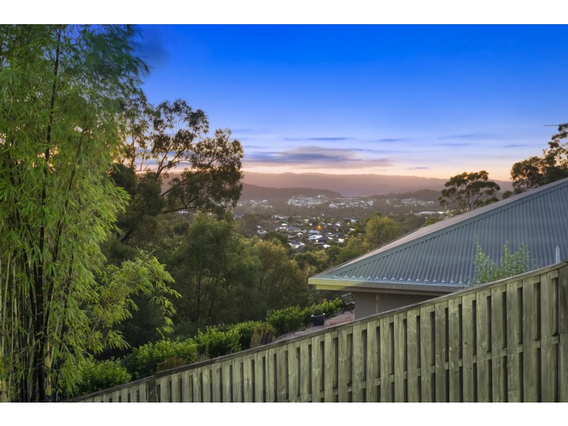 18 Huxley Court, Pacific Pines QLD 4211