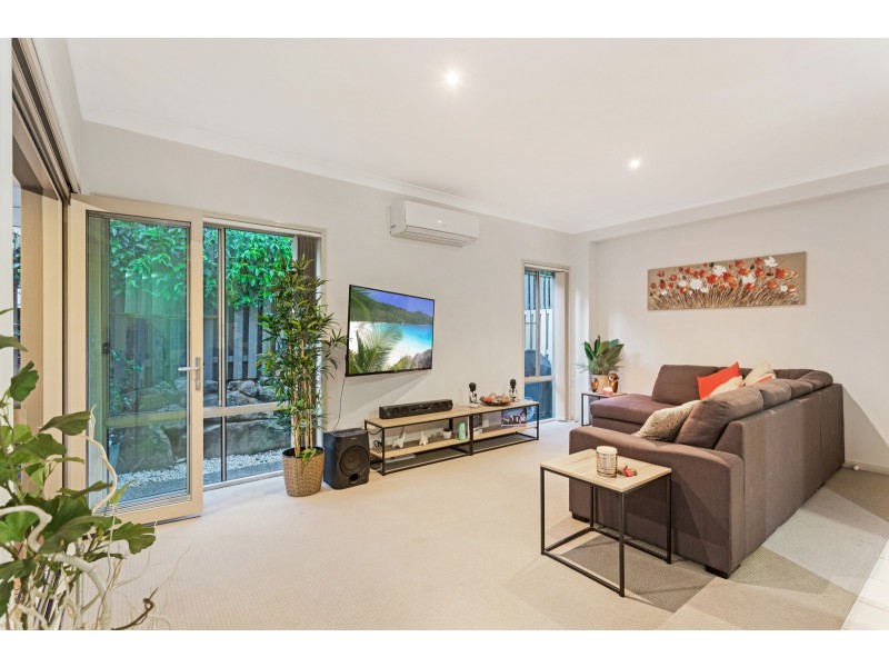 1/3 Winton Terrace, Varsity Lakes QLD 4227