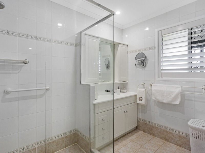 53 Baratta Street, Southport QLD 4215