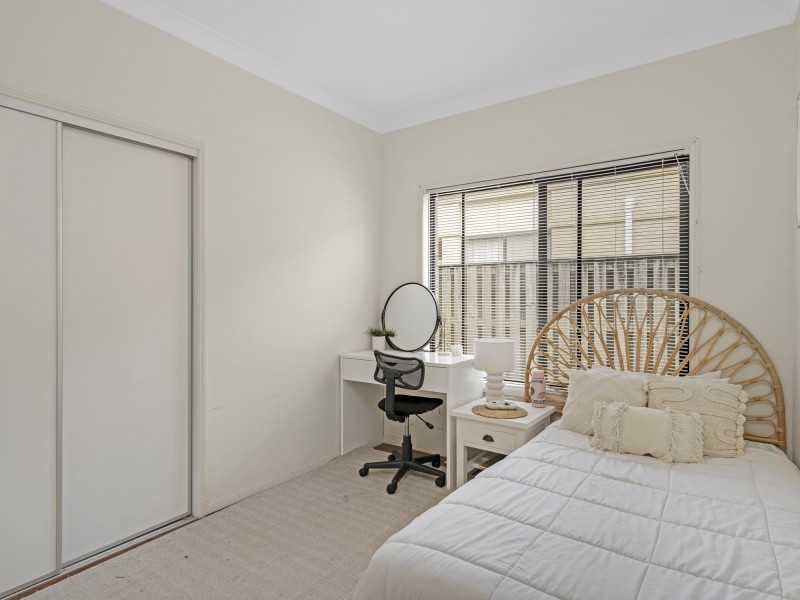 12 Mindelo Drive, Varsity Lakes QLD 4227