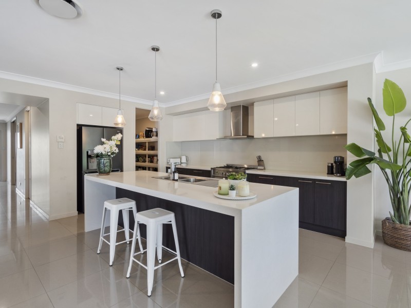 10 Greenview Place, Reedy Creek QLD 4227