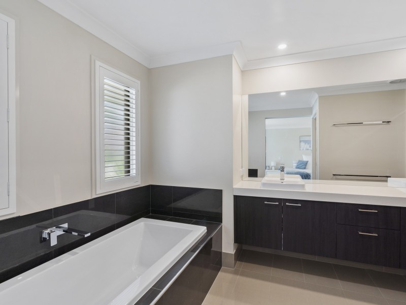 10 Greenview Place, Reedy Creek QLD 4227