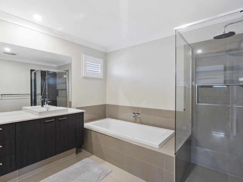 10 Greenview Place, Reedy Creek QLD 4227