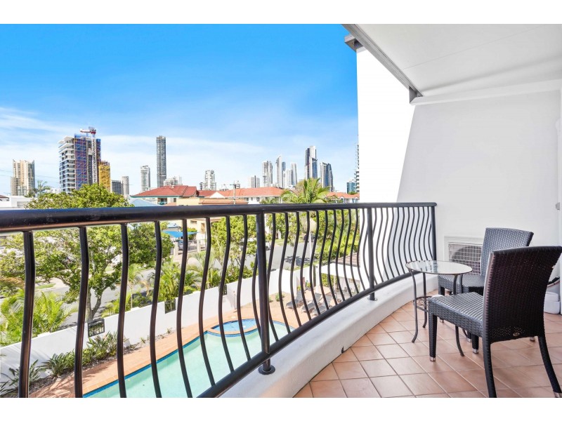 33/16-24 Purli Street, Chevron Island QLD 4217